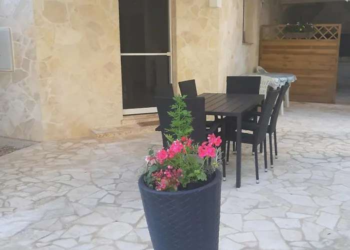 By The Sea - Lozice, - 22044 * Vir