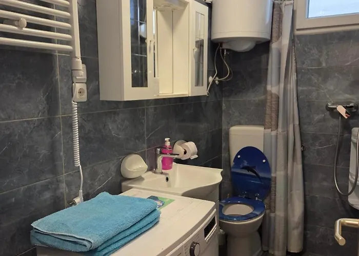 By The Sea - Lozice, - 22044 * Vir