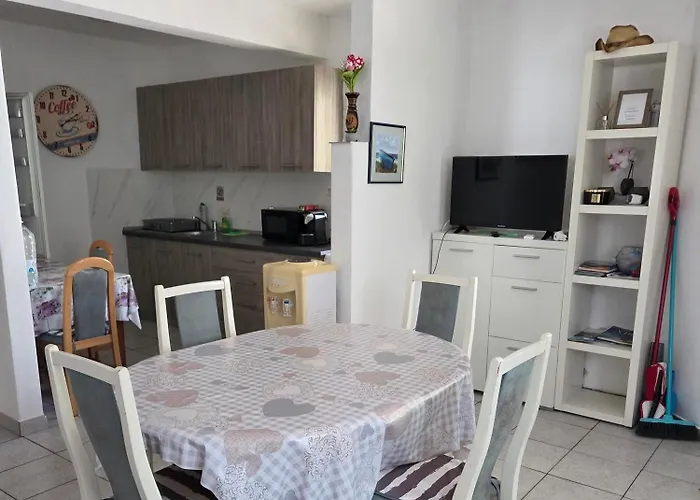 Апартаменты By The Sea - Lozice, - 22044 *